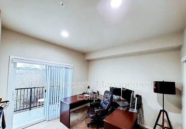 Building Photo - 2115 201st Pl SE