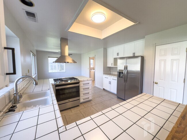 Building Photo - Amber Grove Home for Rent in Chico CA | Pool, Remodeled Interior, Landscaped Yard