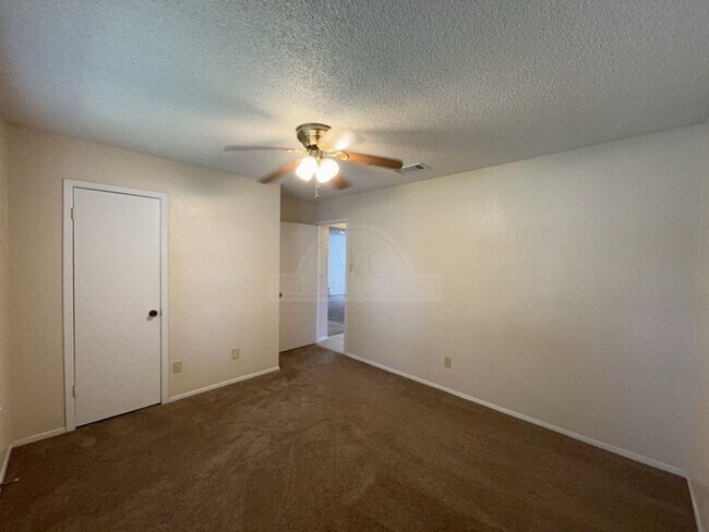 Building Photo - 1510 Rose Ave