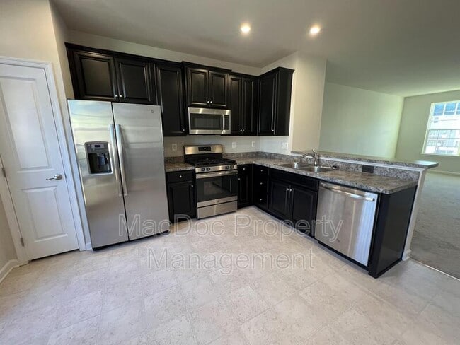 Building Photo - 505 Rolling Valley Dr