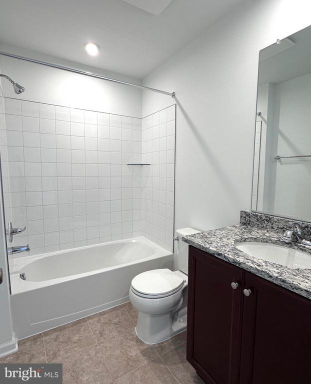 Building Photo - 151 Capulet Ct