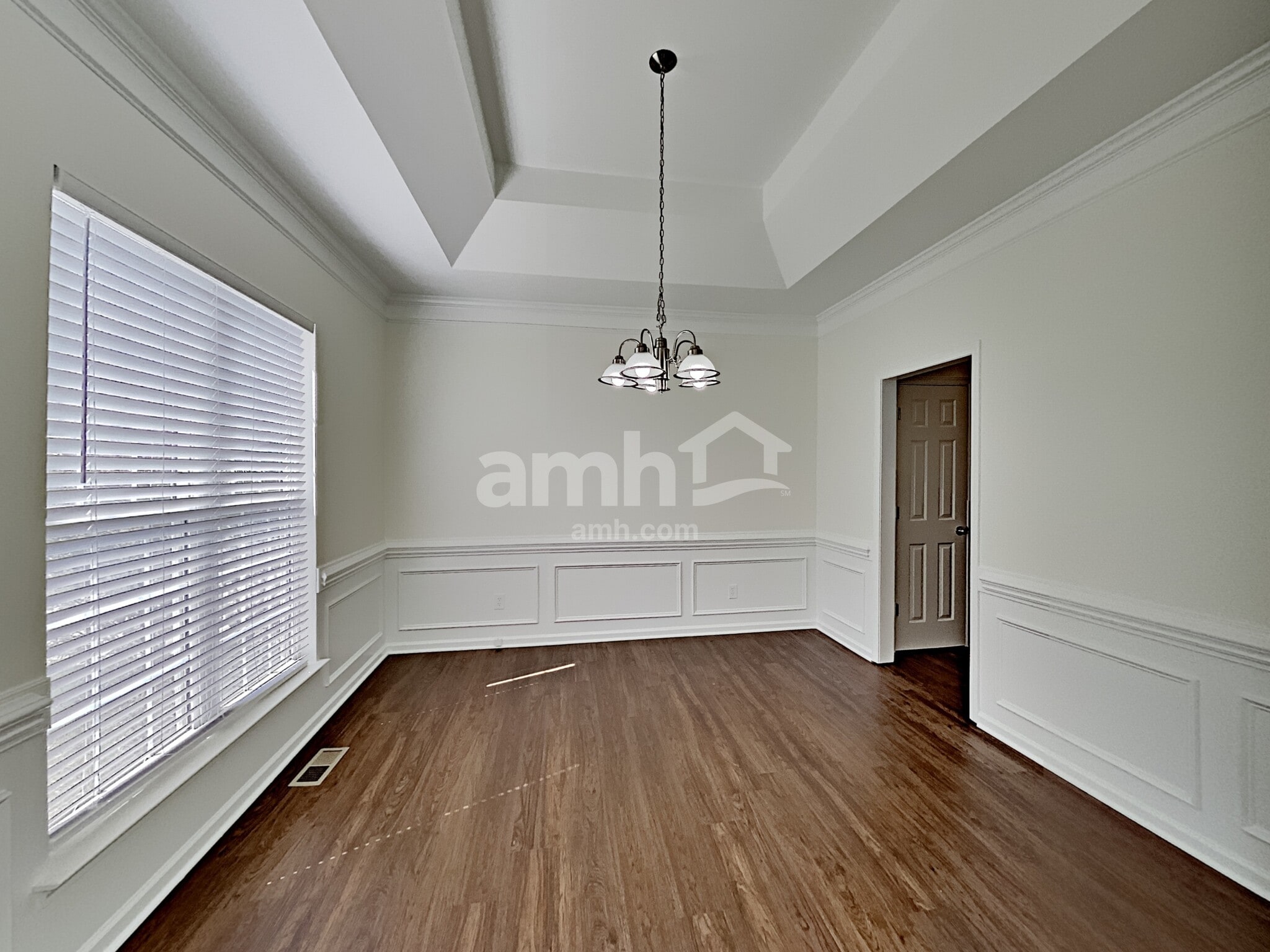 Building Photo - 2425 Coneflower Dr