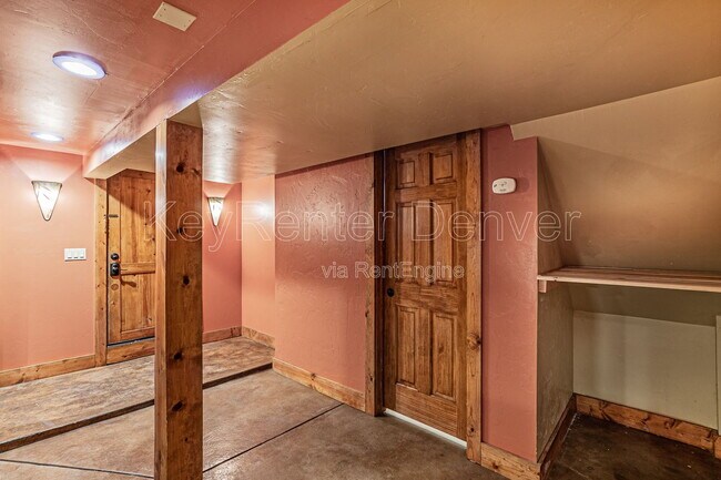Building Photo - 2105 W 31st Ave