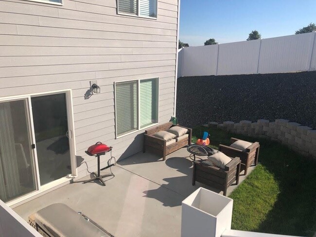 Building Photo - 6925 Hardrock Ct