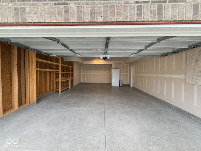 Building Photo - 5872 Wintersweet Ln