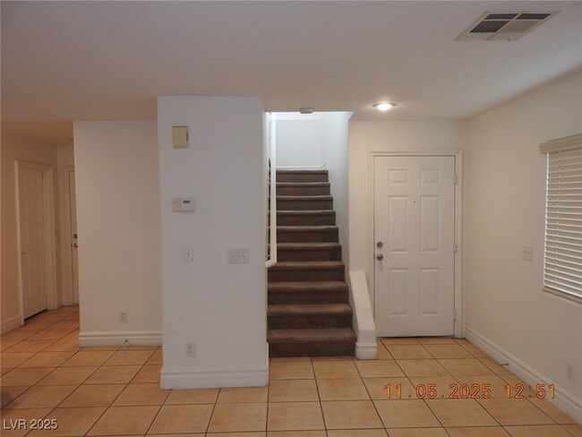 Building Photo - 240 Rustic Club Way