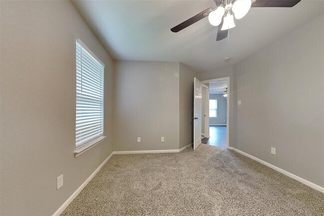 Building Photo - 17727 Barton Point Ln