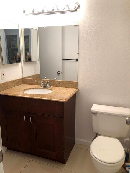 Building Photo - 3380 Pinewalk Dr N
