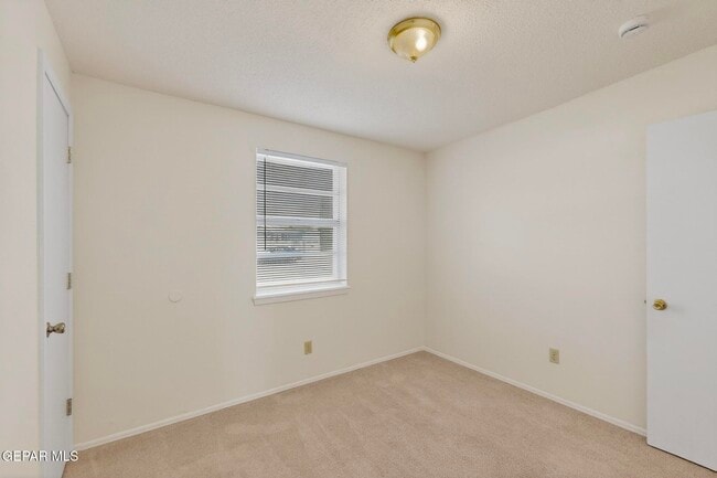 Building Photo - 10370 Kellogg St