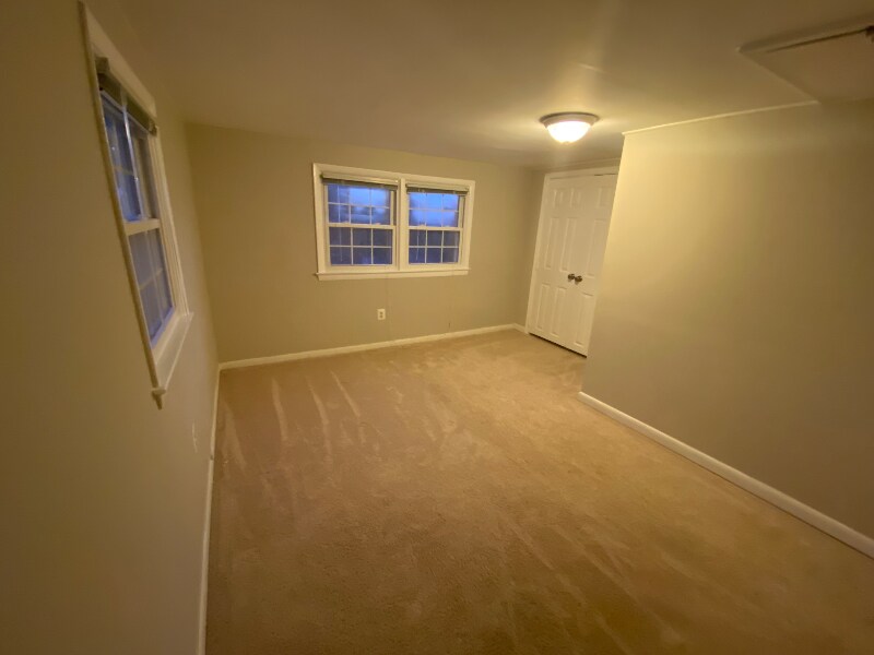 Building Photo - 10623 West Dr