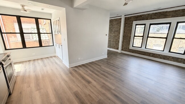 Building Photo - 4830 W Belle Plaine Ave
