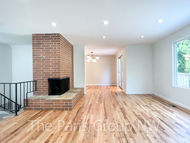 Building Photo - Lg Modern Midcentury on Thornton Creek * A...
