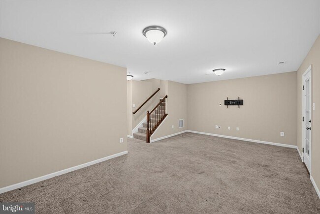 Building Photo - 7524 Holly Ridge Dr