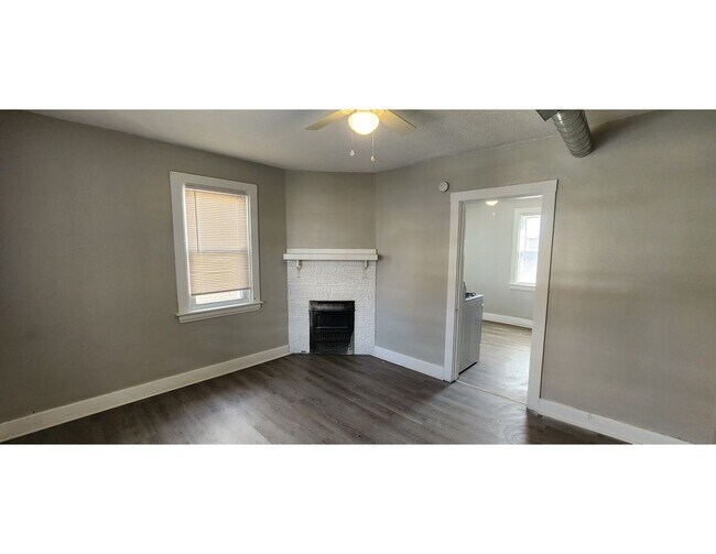 Building Photo - Alice St Triplex