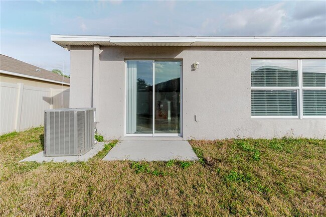 Building Photo - 304 Cascade Bend Dr