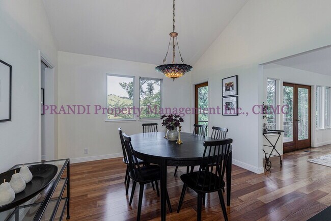 Building Photo - Woodacre Retreat Like Home with Views and ...