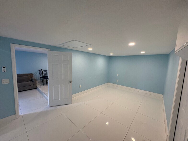 Building Photo - 2025 56th Ave