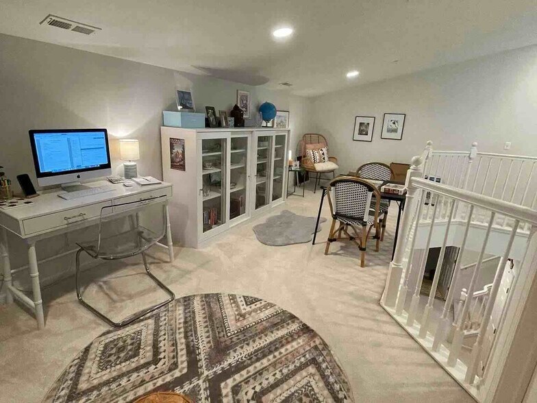 Loft - 3145 Asher Rd