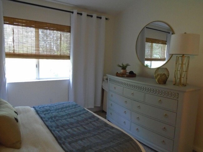 Building Photo - 3760 N Jog Rd