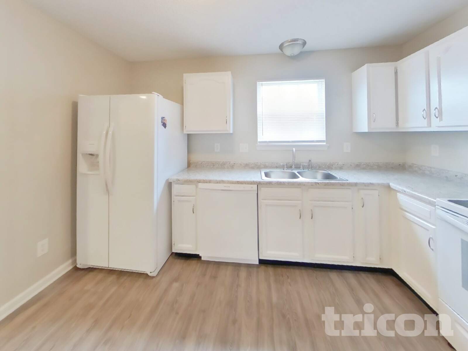 Building Photo - 9546 Gull Lake Dr