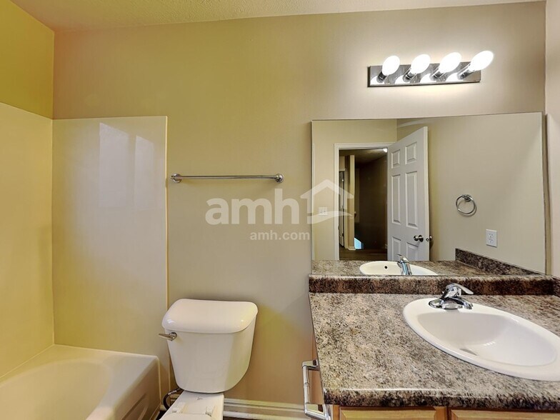 Building Photo - 10567 Sugarloaf Dr