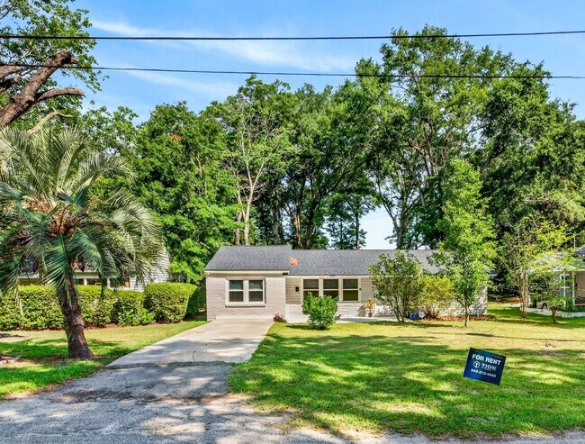 Building Photo - Move-In Ready Home in Hanahan