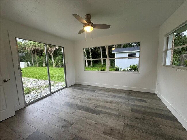 Building Photo - 116 Myakka Dr