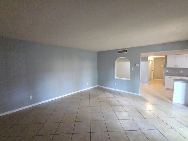 Building Photo - 3906 Postwood Dr