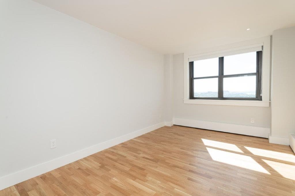 Building Photo - 1424 Columbia Rd