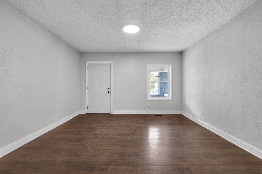 Building Photo - 409 N Oakland Ave