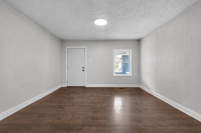 Building Photo - 409 N Oakland Ave