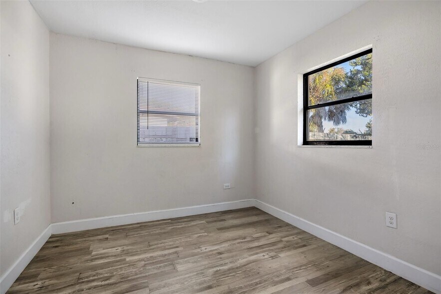 Building Photo - 147 Melanie Ln