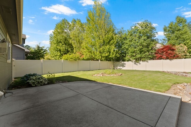 Building Photo - 1790 N Winchester St