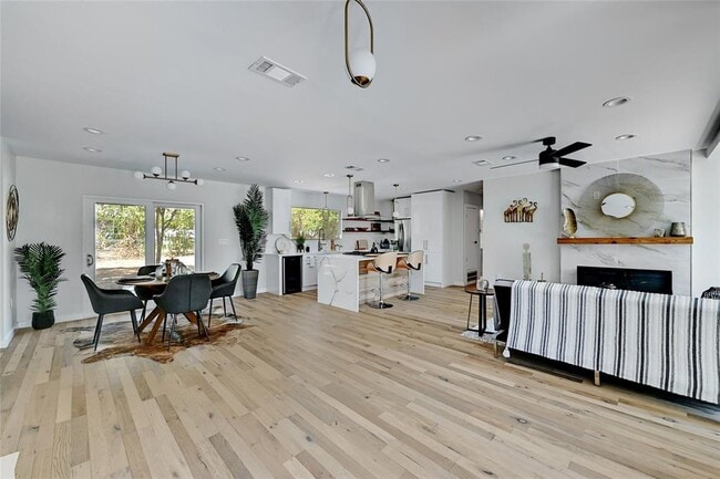 Building Photo - 5102 Ravensdale Ln