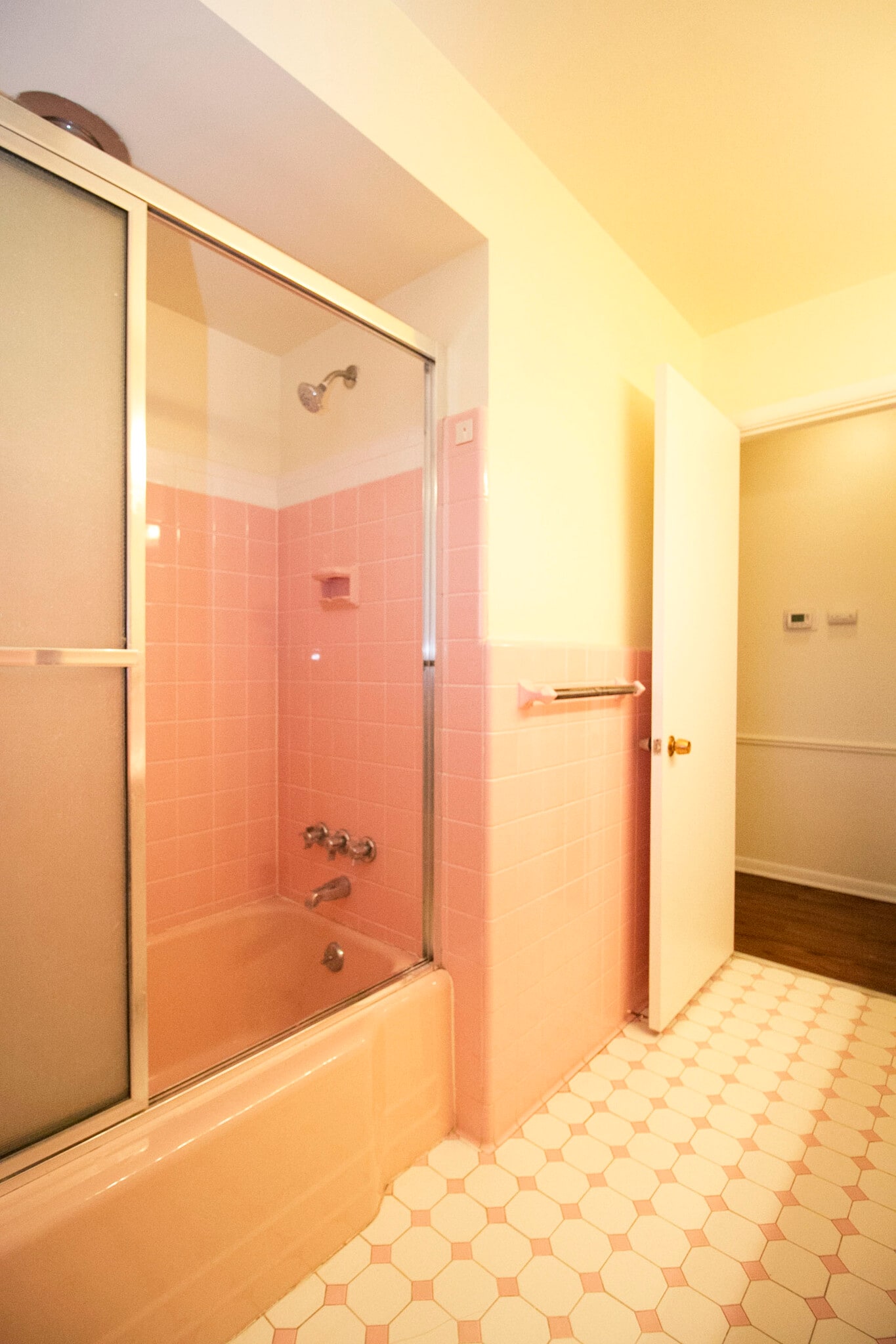 Building Photo - 2545 Amara Dr