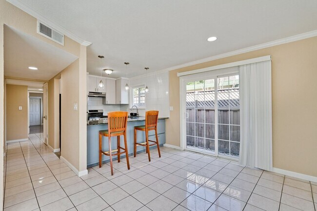 Building Photo - Excellent 2 Bed 1 Bath Home in Santa Clara!