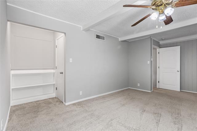 Building Photo - 2733 Sandage Ave