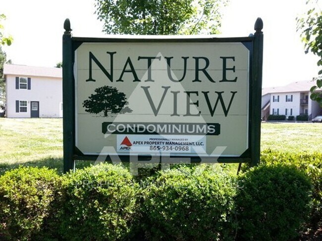 Building Photo - MOVE-IN SPECIAL,NO RENT TIL APRIL 1ST! - NICE 3 Bd | 2 Ba Top Floor Condo in West Knoxville!