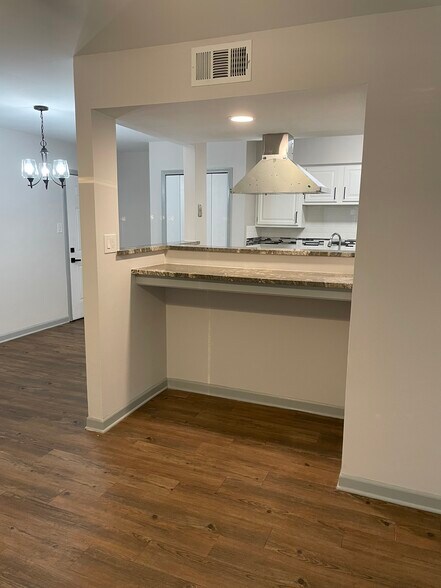 Building Photo - 1757 S Brightside View Dr