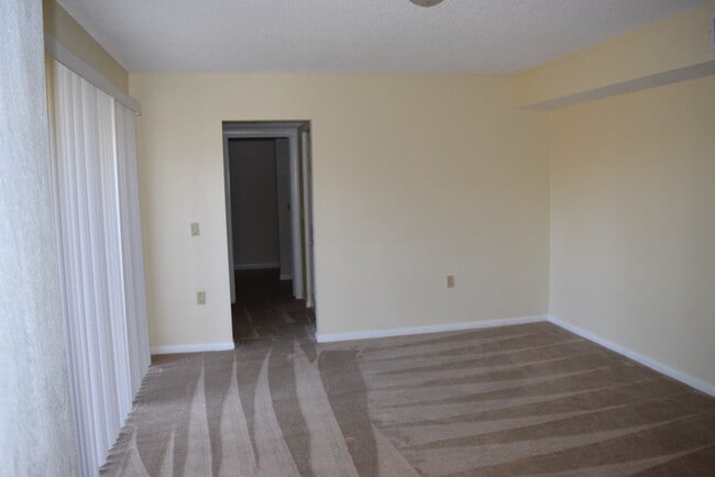 Building Photo - 5945 SE Windsong Ln