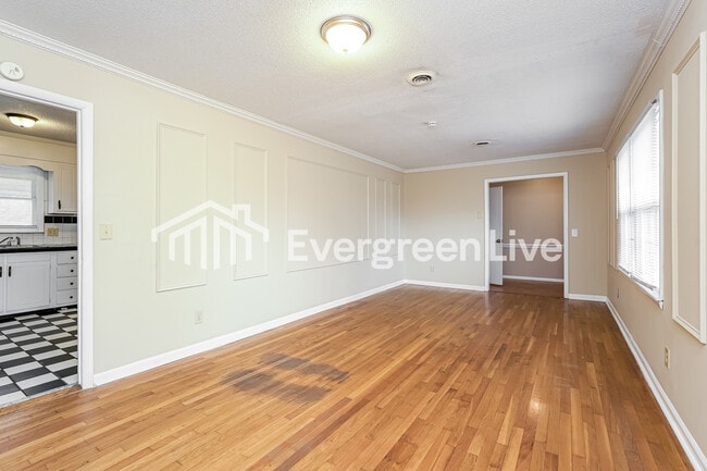 Building Photo - 118 Peachtree Ln