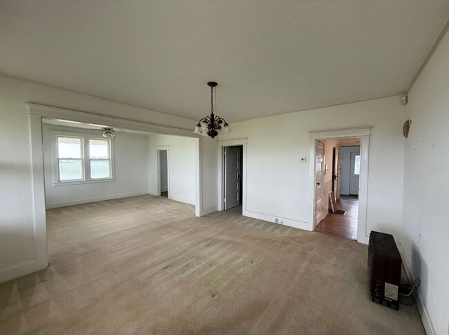 Building Photo - Charming Country Farmhouse in Elberta!