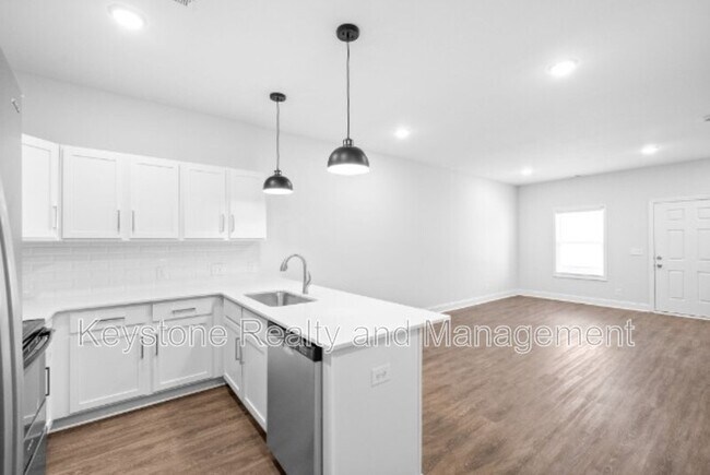 Building Photo - 760 Tracy Ln