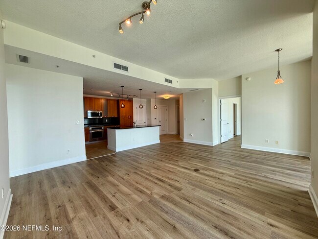 Building Photo - 1431 Riverplace Blvd