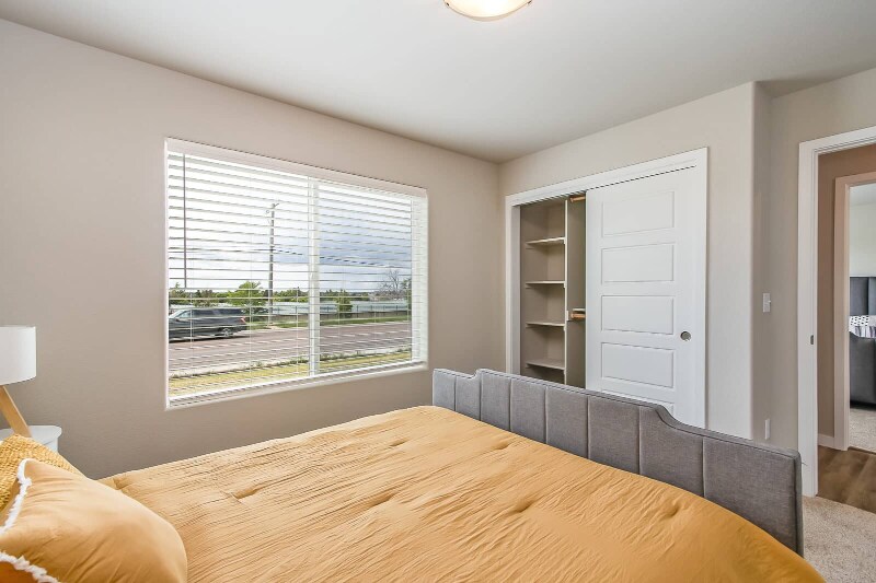 Building Photo - 1940 Good Hearted Pl