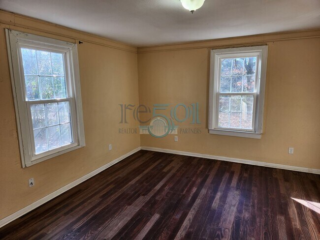 Building Photo - Great Family Home!  4BR 2 BA