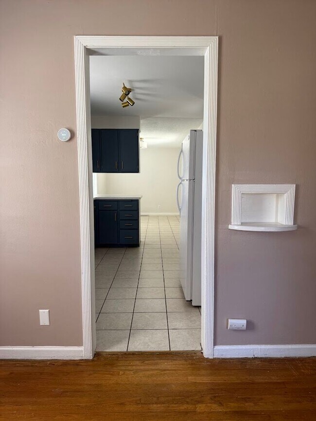 Building Photo - Audubon-Downriver Neighborhood 4 bedroom, 1 bath corner lot with large, fenced yard