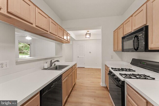 Building Photo - 20453 Chesapeake Square