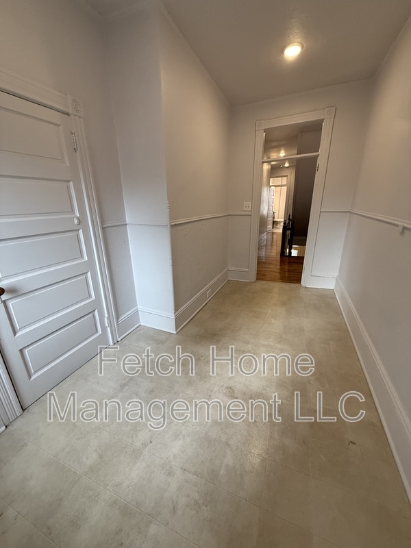 Building Photo - 125 E State St