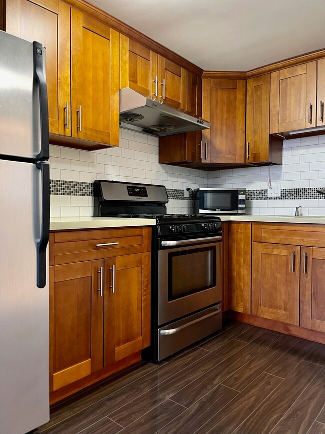 Building Photo - 429 Kains Ave